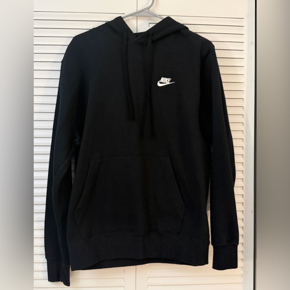 Nike Men's Black Pullover Hoodie